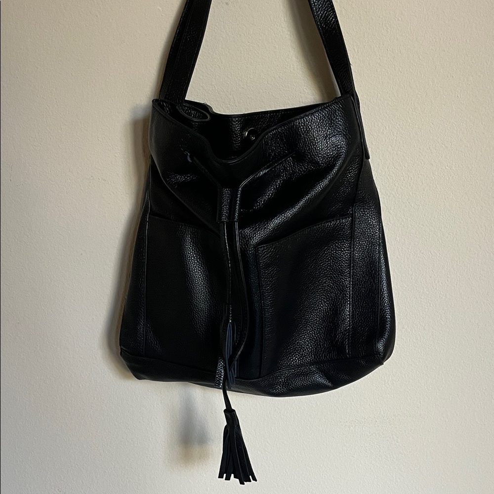 Laago Elegant Black Leather Shoulder Bag